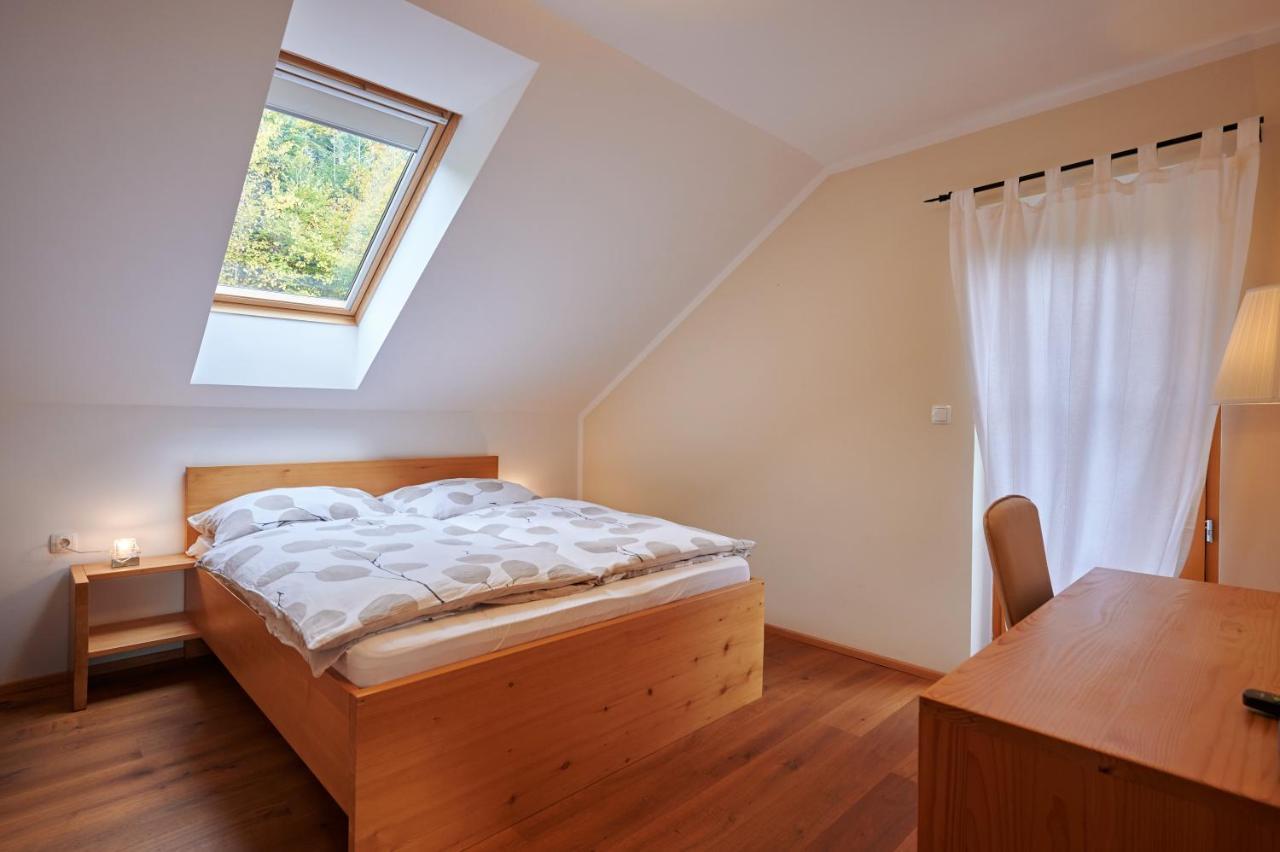 Guest House Hisa Sonca Luče Esterno foto