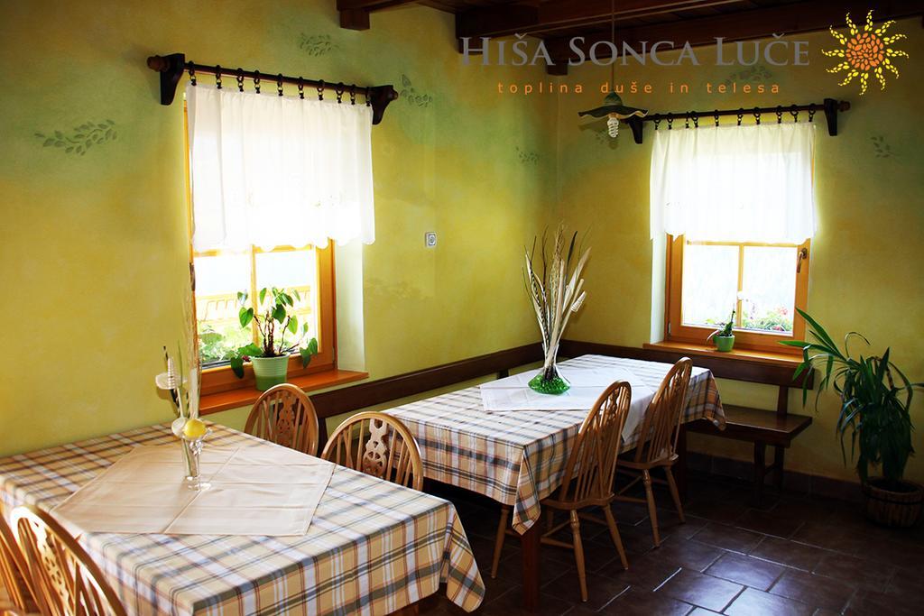 Guest House Hisa Sonca Luče Esterno foto