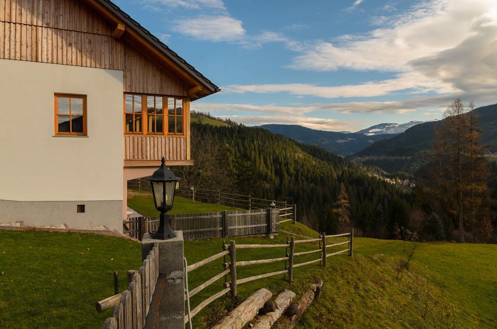 Guest House Hisa Sonca Luče Esterno foto